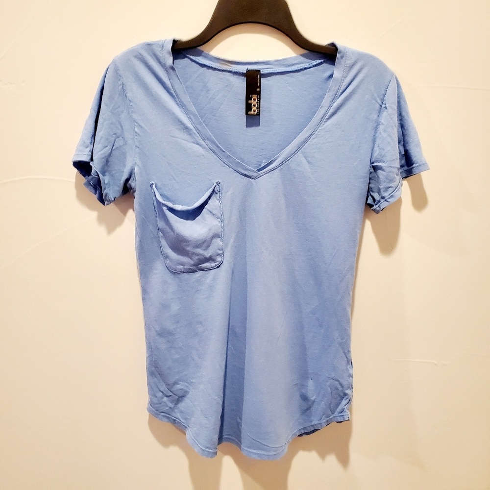 Blue V-neck pocket tee